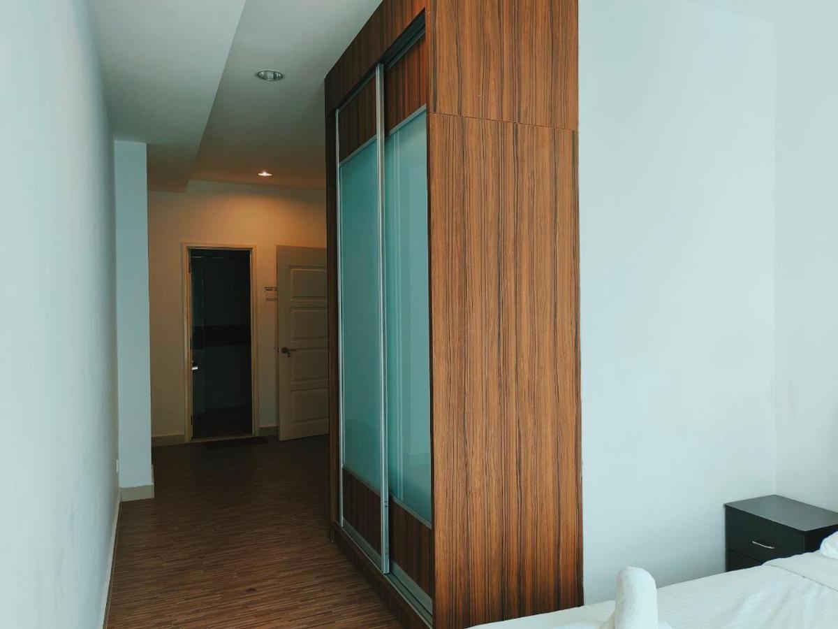 Apartment Merlene Suites At Mansion One Formerly Know As Mansion One Suites George Town